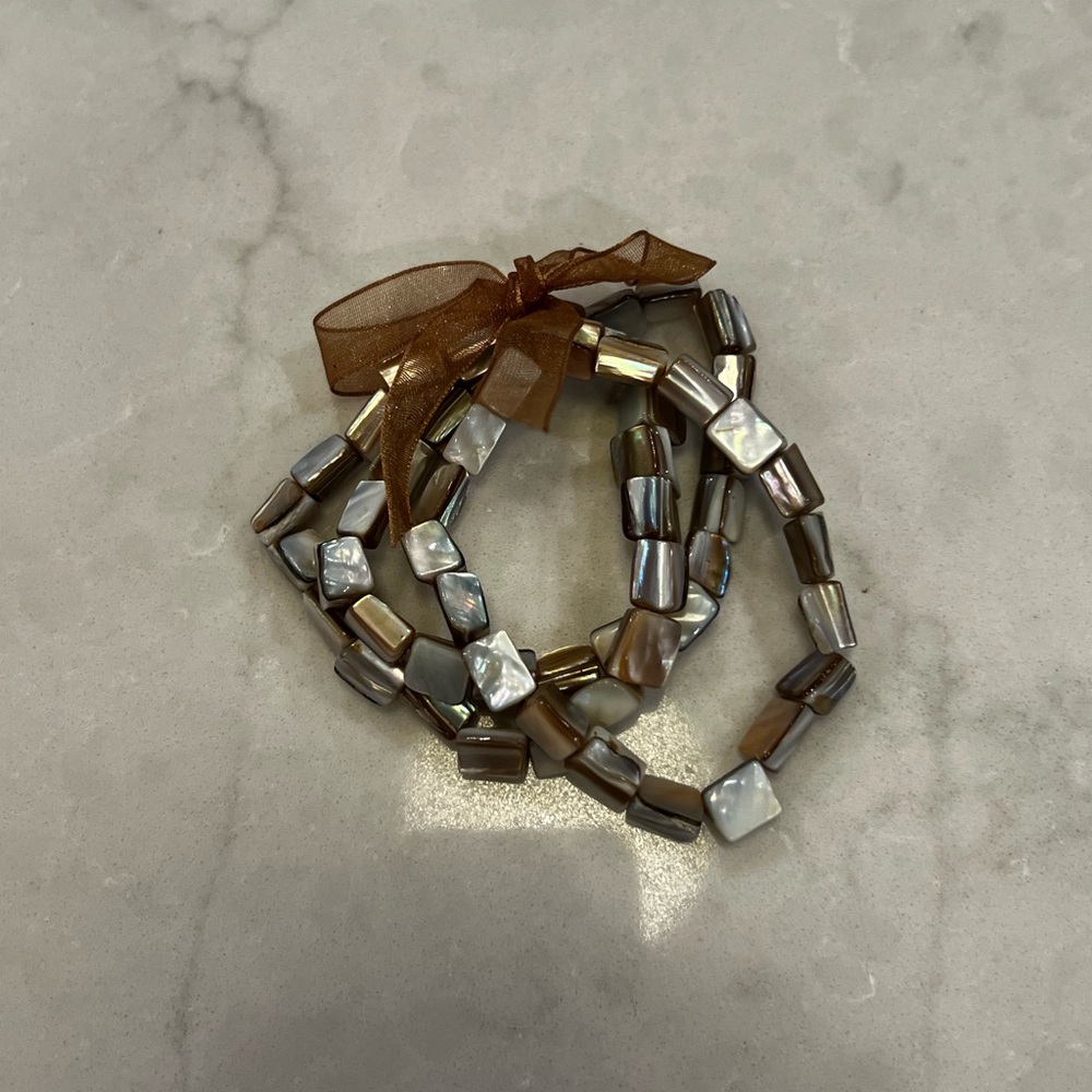 Elegant Brown Shell Beaded Bracelet Set - Picture 1 of 4